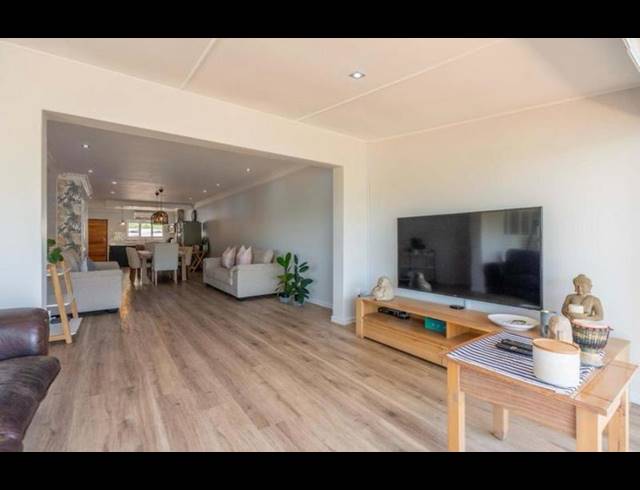 3 BEDROOM COMPLEX FOR SALE IN UMGENI PARK